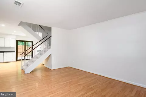 2060 Headlands Cir, Reston, VA 20191 photo 5