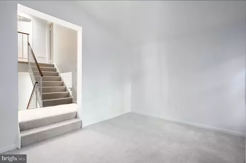 2060 Headlands Cir, Reston, VA 20191 photo 13