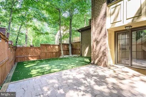 2060 Headlands Cir, Reston, VA 20191 photo 22