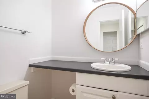 2060 Headlands Cir, Reston, VA 20191 photo 10
