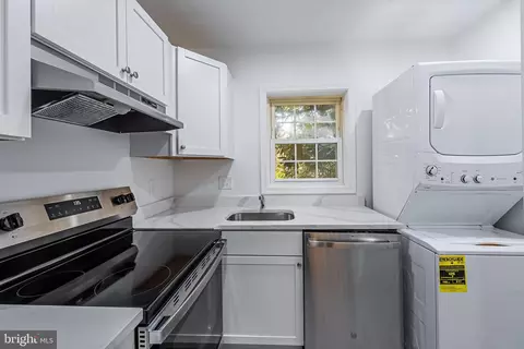 7619 Tiverton Dr, Springfield, VA 22152 photo 12