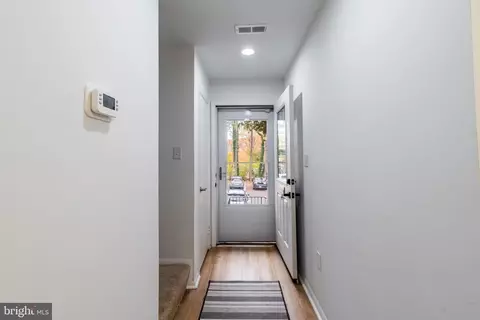 7619 Tiverton Dr, Springfield, VA 22152 photo 4