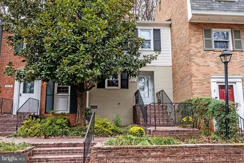7619 Tiverton Dr, Springfield, VA 22152