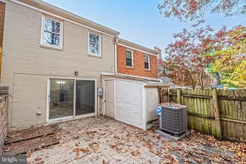 7619 Tiverton Dr, Springfield, VA 22152 photo 23