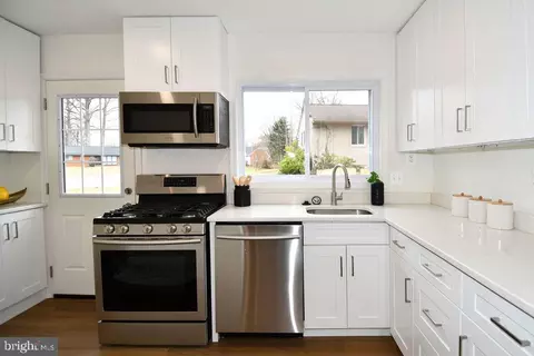 7407 Kelvin Pl, Springfield, VA 22151 photo 10