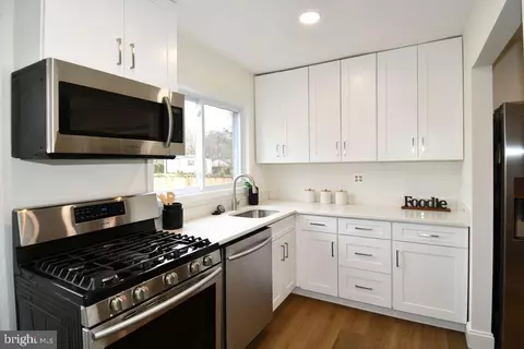 7407 Kelvin Pl, Springfield, VA 22151 photo 13