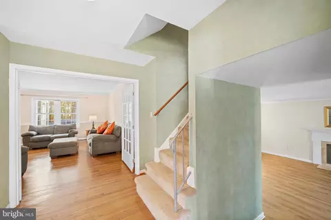 Entry Way - 2335 Rosedown Dr, Reston, VA 20191 photo 2 of 3