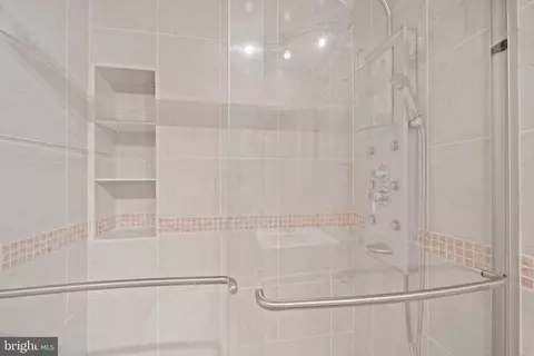 Bath - 2335 Rosedown Dr, Reston, VA 20191 photo 3 of 5