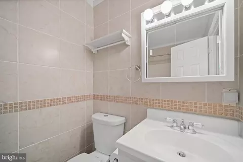Bath - 2335 Rosedown Dr, Reston, VA 20191 photo 5 of 5