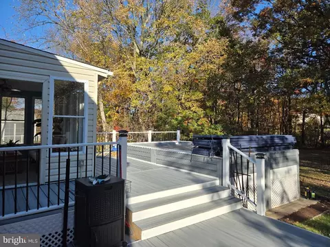Exterior - 2335 Rosedown Dr, Reston, VA 20191 photo 5 of 7