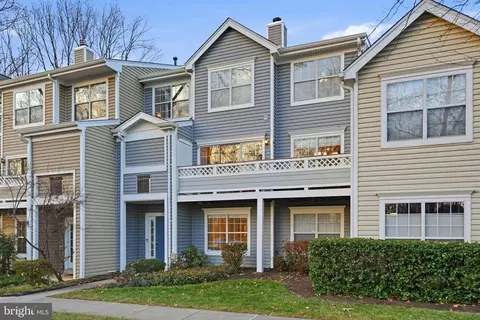 5134 Castle Harbor Way #62, Centreville, VA 20120