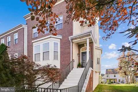 2914 Mainstone Dr, Fairfax, VA 22031