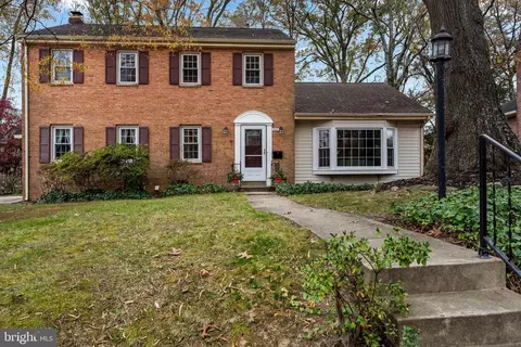 8601 Buckboard Dr, Alexandria, VA 22308