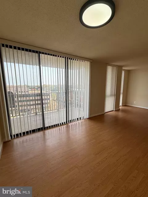 6800 Fleetwood Rd #803, Mclean, VA 22101