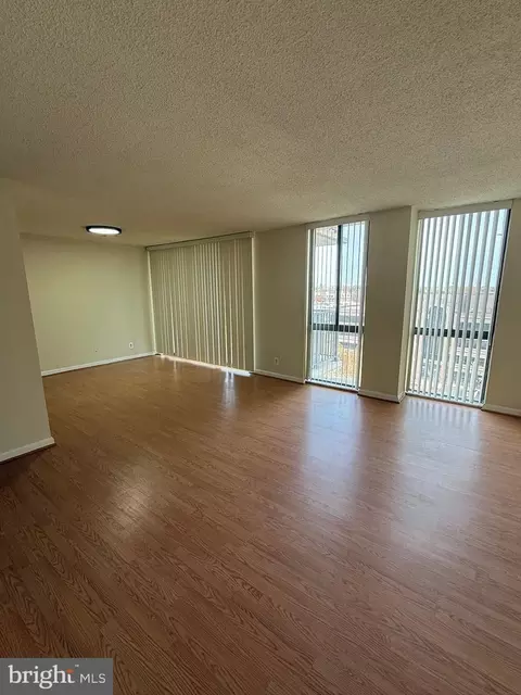 Living - 6800 Fleetwood Rd #803, Mclean, VA 22101 photo 4 of 6