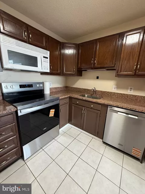Kitchen - 6800 Fleetwood Rd #803, Mclean, VA 22101 photo 2 of 2