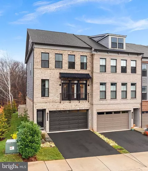 5159 Ridgeview Retreat Dr, Chantilly, VA 20151