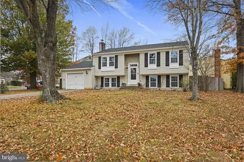 532 Merlins Ln, Herndon, VA 20170