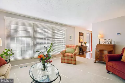 7729 Middle Valley Dr, Springfield, VA 22153 photo 8