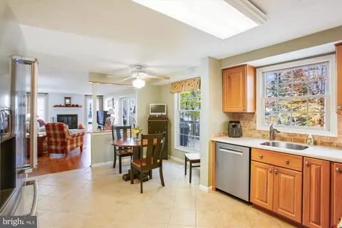 7729 Middle Valley Dr, Springfield, VA 22153 photo 14