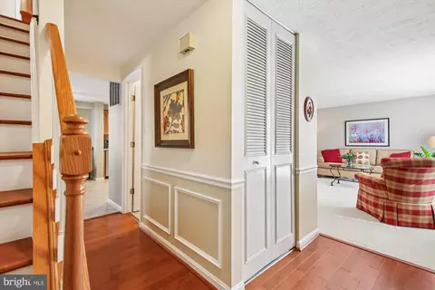 7729 Middle Valley Dr, Springfield, VA 22153 photo 3
