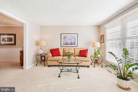 7729 Middle Valley Dr, Springfield, VA 22153 photo 6