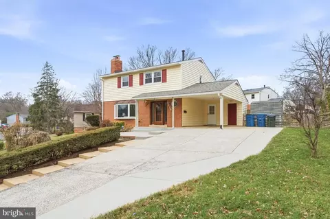 9216 Kristin Ln, Fairfax, VA 22032