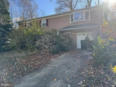 7019 Hadlow Dr, Springfield, VA 22152