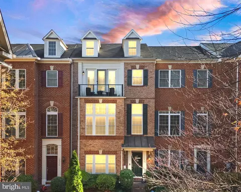 12237 Water Elm Ln, Fairfax, VA 22030
