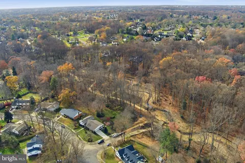 View/Area - 2631 E Meredith Dr, Vienna, VA 22181 photo 3 of 10