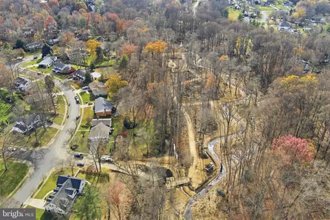 View/Area - 2631 E Meredith Dr, Vienna, VA 22181 photo 4 of 10