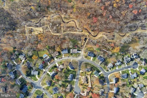 View/Area - 2631 E Meredith Dr, Vienna, VA 22181 photo 7 of 10