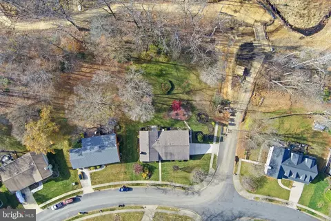 View/Area - 2631 E Meredith Dr, Vienna, VA 22181 photo 5 of 10