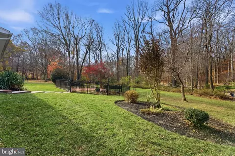 Exterior - 2631 E Meredith Dr, Vienna, VA 22181 photo 5 of 25