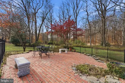Exterior - 2631 E Meredith Dr, Vienna, VA 22181 photo 6 of 25