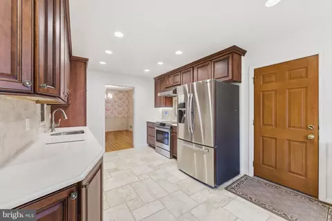 Kitchen - 2631 E Meredith Dr, Vienna, VA 22181 photo 4 of 5