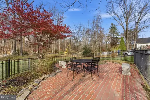 Exterior - 2631 E Meredith Dr, Vienna, VA 22181 photo 7 of 25