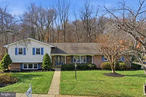 2631 E Meredith Dr, Vienna, VA 22181
