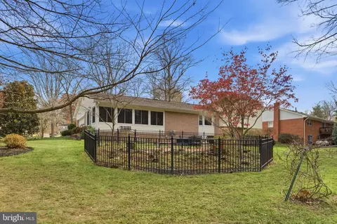 Exterior - 2631 E Meredith Dr, Vienna, VA 22181 photo 14 of 25