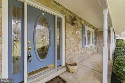 Exterior - 2631 E Meredith Dr, Vienna, VA 22181 photo 2 of 25