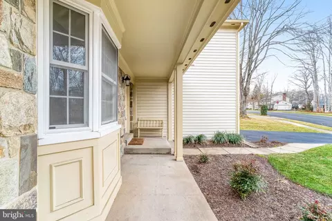 9019 Octavia Ct, Springfield, VA 22153 photo 3