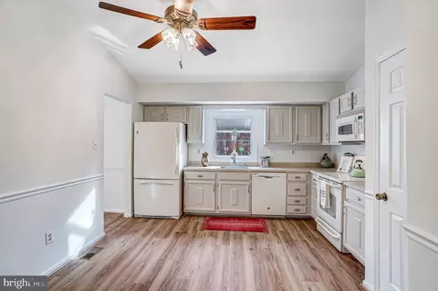 9019 Octavia Ct, Springfield, VA 22153 photo 10