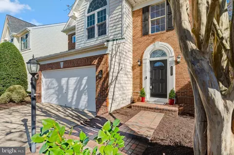 Exterior - 9237 Old Beech Ct, Lorton, VA 22079 photo 2 of 7