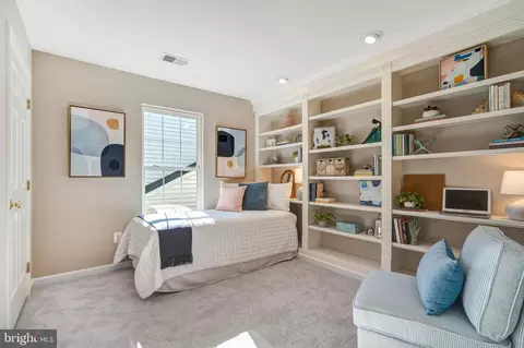 Bedroom - 9237 Old Beech Ct, Lorton, VA 22079 photo 5 of 5