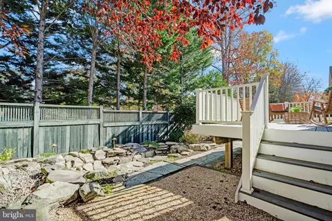 Exterior - 9237 Old Beech Ct, Lorton, VA 22079 photo 6 of 7