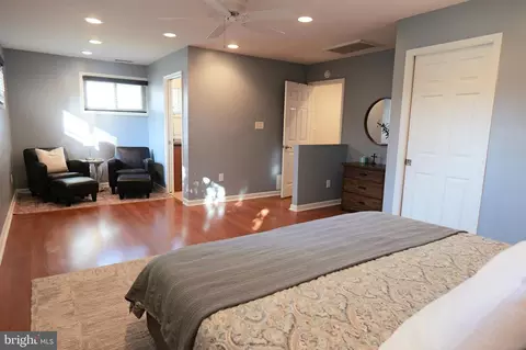 Bedroom - 7323 Inzer St, Springfield, VA 22151 photo 2 of 5