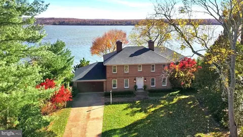 3903 Belle Rive Ter, Alexandria, VA 22309