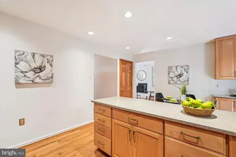 Kitchen - 11410 Running Cedar Rd, Reston, VA 20191 photo 4 of 5