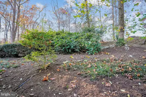 Exterior - 11410 Running Cedar Rd, Reston, VA 20191 photo 3 of 4