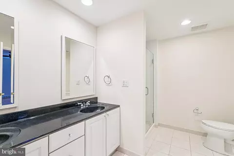 Bath - 11410 Running Cedar Rd, Reston, VA 20191 photo 2 of 4